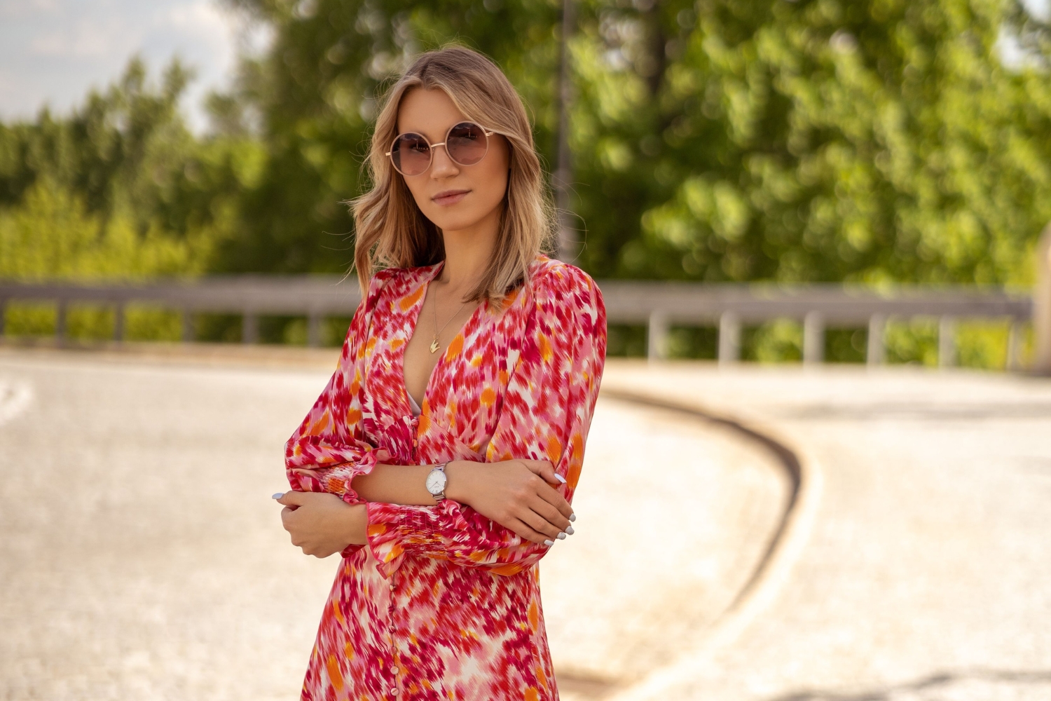 Zegarek damski z cyrkoniami, czyli jak wyglądać stylowo