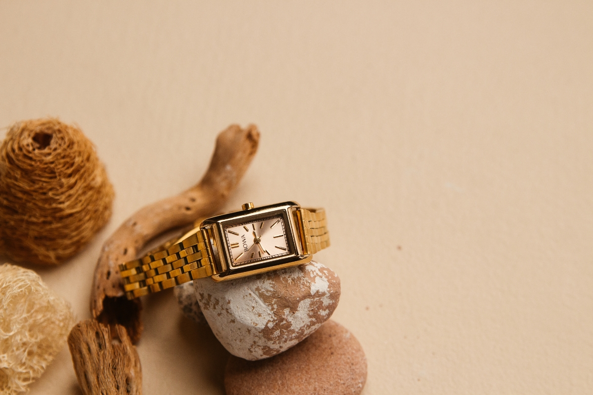 Zegarek damski różowy – jak nosić by czuć się wyjątkowo?